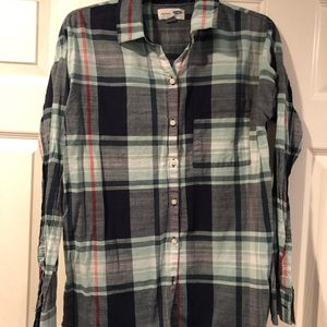 Old Navy plaid boyfriend shirt 🥑🥑🥑